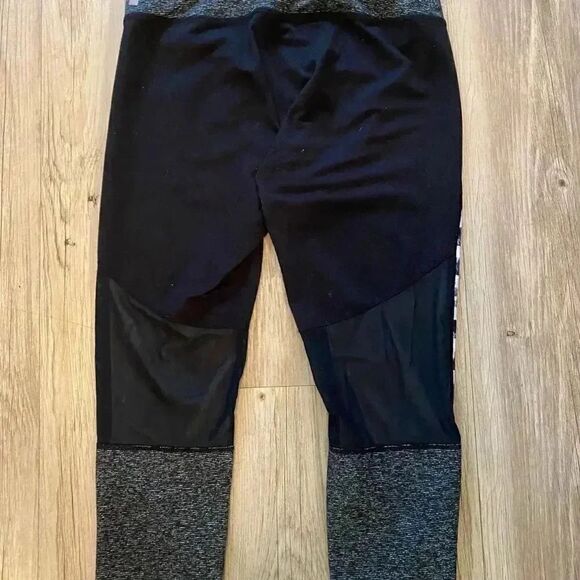Zella work out pants  - Picture 2 of 6